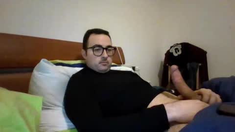 Snapshot of gullit93 chatting on February 2, 5:33 pm gullit93 online show from February 2, 5:33 pm