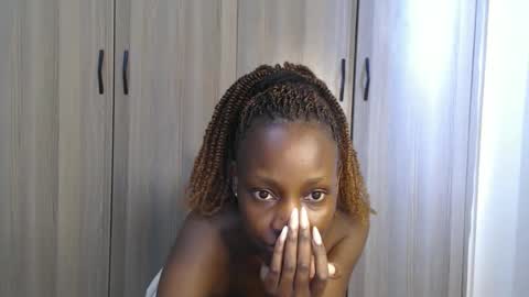 Miss Incredible online show from December 3, 11:08 am