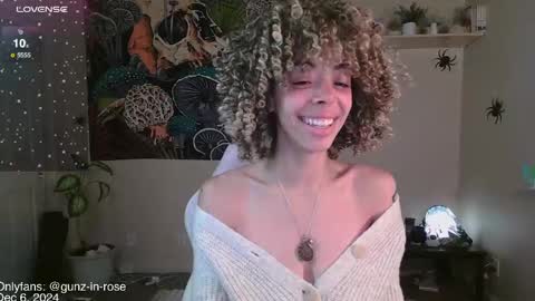 Kylie online show from December 6, 5:11 pm