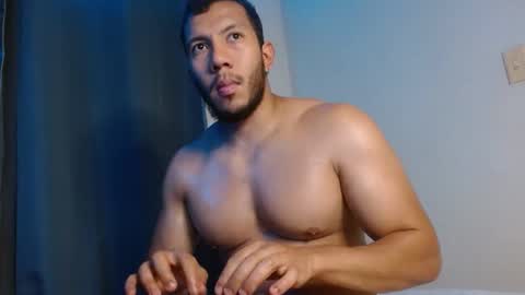 Snapshot of gurushake chatting on January 15, 5:34 am holl latino online show from January 15, 5:34 am