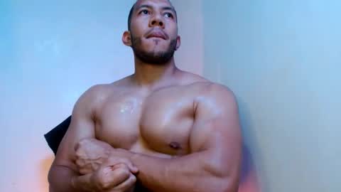 holl latino online show from March 29, 9:48 pm