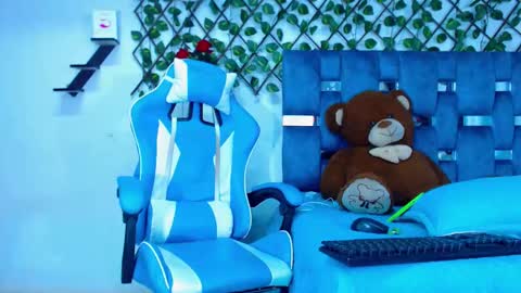 Snapshot of gurxxxt chatting on January 12, 5:01 pm Hakim online show from January 12, 5:01 pm