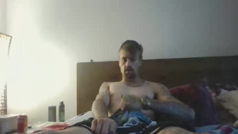 Snapshot of gusmuss chatting on March 18, 11:52 pm Jamie online show from March 18, 11:52 pm