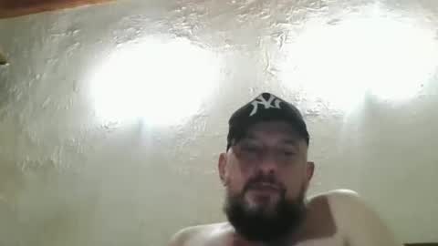 Snapshot of gustavo1350 chatting on November 2, 12:24 am gustavo1350 online show from November 2, 12:24 am