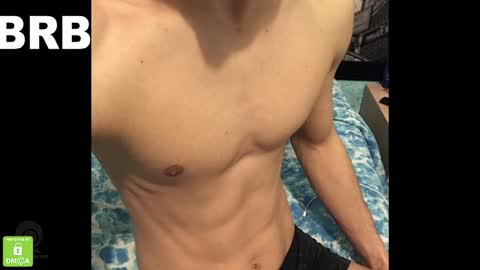 Snapshot of guy2015big chatting on January 20, 4:23 pm Flo online show from January 20, 4:23 pm