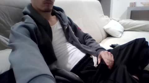 Snapshot of guy2015big chatting on November 25, 3:34 pm Flo online show from November 25, 3:34 pm