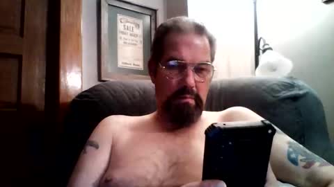 Snapshot of guy4fun8 chatting on January 9, 7:33 am guy4fun8 online show from January 9, 7:33 am