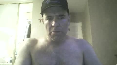 Snapshot of guy8inches4u chatting on September 17, 2:13 am guy8inches4u online show from September 17, 2:13 am
