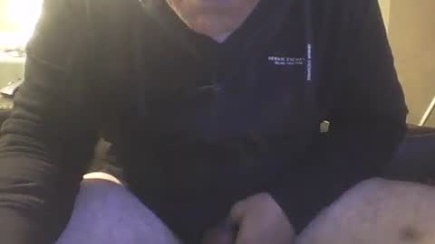 Snapshot of guy8inches4u chatting on October 10, 10:14 am guy8inches4u online show from October 10, 10:14 am