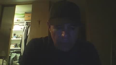 Snapshot of guy8inches4u chatting on October 24, 11:17 am guy8inches4u online show from October 24, 11:17 am