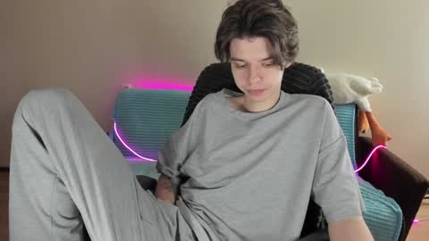 guy_liam1 online show from January 29, 5:09 am