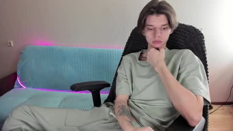 guy_liam1 online show from February 13, 2:20 pm