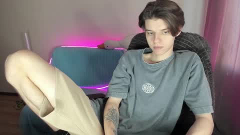 guy_liam1 online show from February 19, 2:23 pm