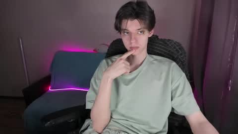 guy_liam1 online show from March 12, 3:07 pm