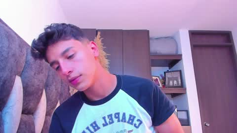 Snapshot of guy_twinks chatting on December 10, 8:05 pm Gabriel online show from December 10, 8:05 pm