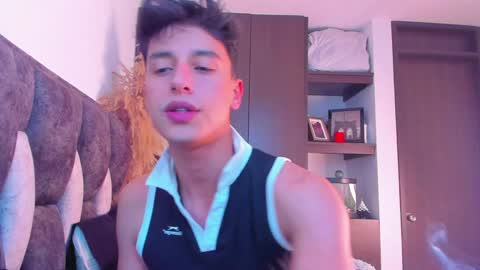 Snapshot of guy_twinks chatting on January 1, 3:23 am Gabriel online show from January 1, 3:23 am