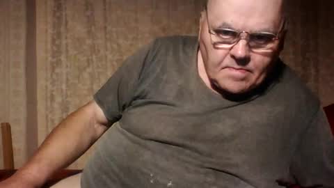 guyboy73 online show from September 12, 2:33 am