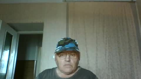 guyboy73 online show from September 18, 12:29 pm