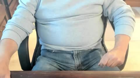 Guy online show from April 21, 12:22 pm