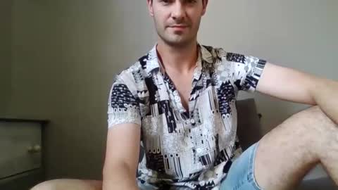 Snapshot of guyhardon chatting on February 8, 9:23 am Guy Hardon online show from February 8, 9:23 am