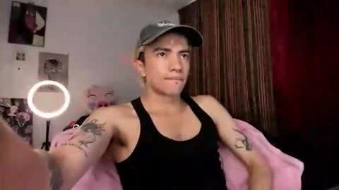 Snapshot of guynextdoor__ chatting on September 18, 7:49 pm guynextdoor__ online show from September 18, 7:49 pm