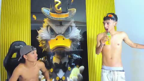 Snapshot of guys_hard_cock chatting on March 21, 10:02 pm guys_hard_cock online show from March 21, 10:02 pm