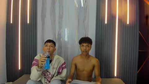 Snapshot of guys_hard_cock chatting on March 27, 4:07 am guys_hard_cock online show from March 27, 4:07 am