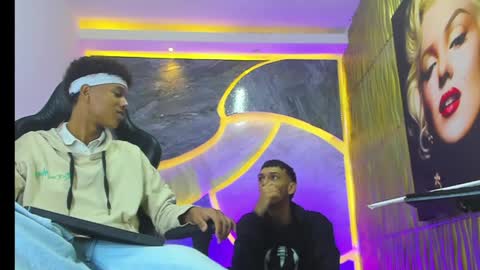 Snapshot of guys_hard_cock chatting on March 28, 3:28 am guys_hard_cock online show from March 28, 3:28 am