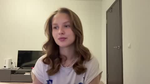 Mia online show from June 8, 4:40 pm