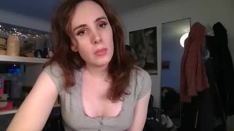 Snapshot of gweneria chatting on November 15, 4:36 pm cutiefoxxx online show from November 15, 4:36 pm