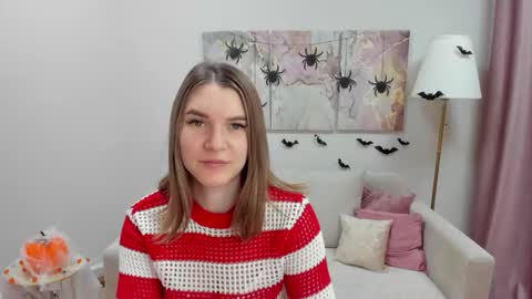 gwensmitt online show from October 31, 11:50 pm