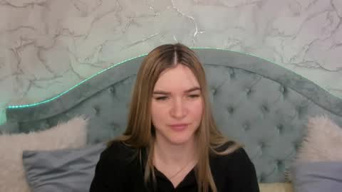 Snapshot of gwensmitt chatting on May 31, 10:55 pm gwensmitt online show from May 31, 10:55 pm
