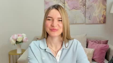 Snapshot of gwensmitt chatting on June 10, 10:08 pm gwensmitt online show from June 10, 10:08 pm