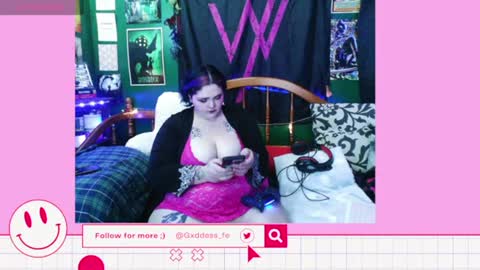 Snapshot of gxddess_fe chatting on December 27, 2:25 am Goddess Fe online show from December 27, 2:25 am