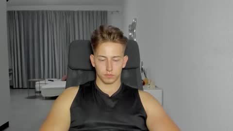 Oliver online show from October 16, 7:59 pm