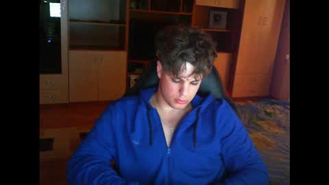 Snapshot of gymguy0505 chatting on March 19, 7:45 am gymguy0505 online show from March 19, 7:45 am