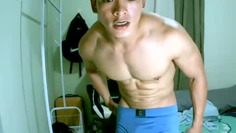 Snapshot of gymnasmenos chatting on March 12, 9:59 am AJ online show from March 12, 9:59 am