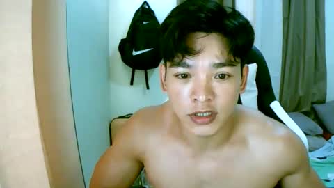 Snapshot of gymnasmenos chatting on March 14, 4:51 am AJ online show from March 14, 4:51 am