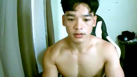 Snapshot of gymnasmenos chatting on March 21, 3:55 am AJ online show from March 21, 3:55 am