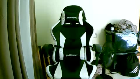 Snapshot of gymnasmenos chatting on March 23, 12:47 am AJ online show from March 23, 12:47 am