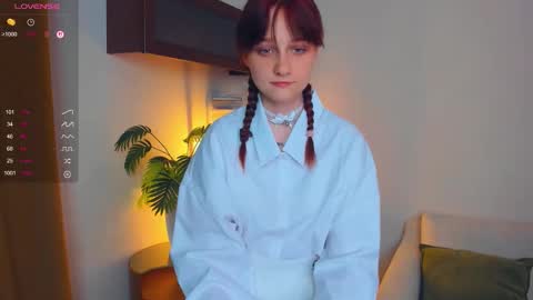 Kelly  Lilly online show from September 14, 6:51 pm