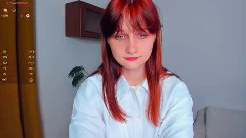 Kelly  Lilly online show from September 23, 6:55 pm