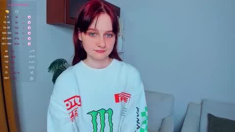 Kelly  Lilly online show from October 4, 6:50 pm