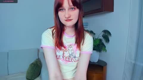 Kelly  Lilly online show from November 21, 6:39 pm