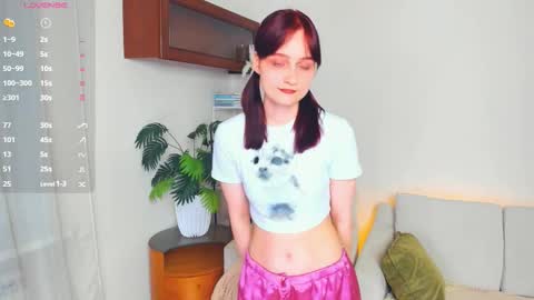 Kelly  Lilly online show from November 29, 6:55 pm