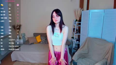 Kelly  Lilly online show from March 24, 7:19 pm