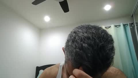 Snapshot of h0nest84 chatting on March 21, 5:12 am h0nest84 online show from March 21, 5:12 am