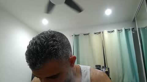 Snapshot of h0nest84 chatting on April 4, 11:57 pm h0nest84 online show from April 4, 11:57 pm
