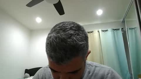 Snapshot of h0nest84 chatting on April 19, 5:12 pm h0nest84 online show from April 19, 5:12 pm