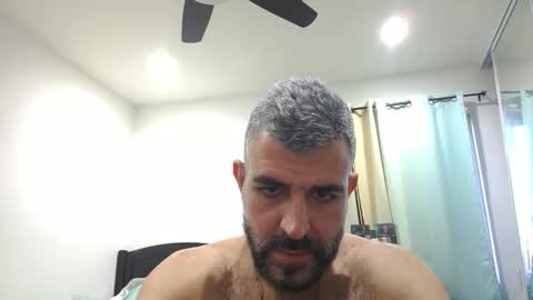 Snapshot of h0nest84 chatting on May 24, 1:10 am h0nest84 online show from May 24, 1:10 am